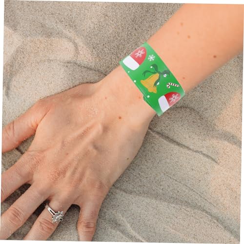 Mipcase 48 Stück Teiliges PVC Weihnachts Schnapparmbänder mit Niedlichen Cartoon Motiven Langlebig und Leicht Komfortabel zu Tragen Kinderparty Geschenke für Festliche Weihnachtsfeiern von Mipcase