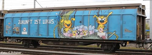 Hobbytrain H24666 N Schiebewandwagen Hbbillns, SBB, Ep.VI, Graffiti 'Zukunft ist Luxus' Hobbytrain H24666 N Schiebewandwagen Hbbillns, SBB, Ep.VI, Graffiti 'Zukunft ist Luxus' von Modellbahnshop Korn