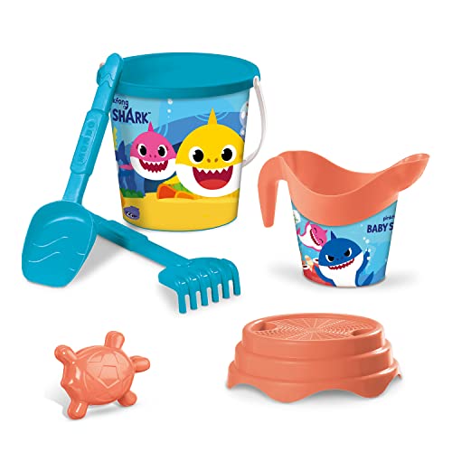Mondo Toys - BUCKET SET + WATER CAN BABY SHARK - Sandeimer Set ø17 cm mit Giesser - 6-Teiliges Strandspielzeug Set für Kinder ab 3 Jahren, Strandset - 28643 von Mondo
