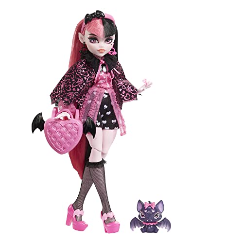 Monster High Draculaura Puppe - Vamp-tastische Mode, Umhang, Accessoires, Haustierfledermaus, für Kinder ab 6 Jahren, HHK51 von Monster High