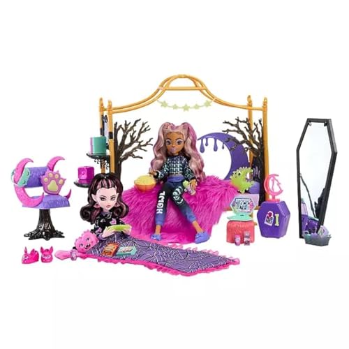 Monster High Creepover Schlafzimmer-Spielset – mit Draculaura, Clawdeen Wolf mit über 20 fabelhaften Teilen für das ultimative gruselige Erlebnis Monster High Creepover Schlafzimmer-Spielset – mit Draculaura, Clawdeen Wolf mit über 20 fabelhaften Teilen für das ultimative gruselige Erlebnis von Monster High