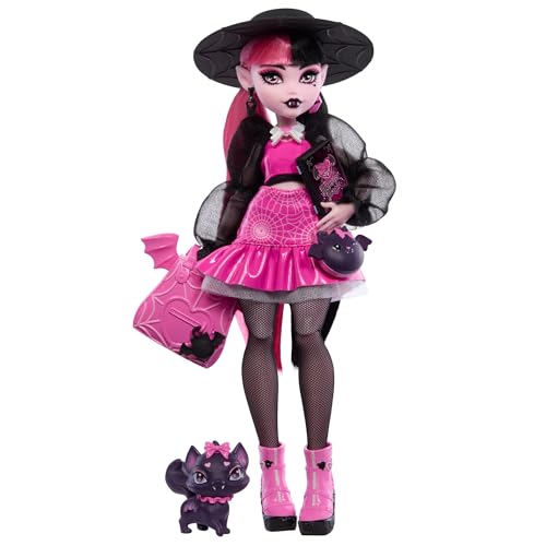 Monster High Draculaura-Puppe mit ihrem Haustier, der Fledermaus-Katze Count Fabulous, und Accessoires wie Rucksack, Zauberbuch, Bento-Box und mehr, HRP64 von Monster High