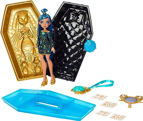 Monster High Puppe & Zubehör, Cleo De Nile Golden Glam Case Beauty Kit mit Tattoos, Aufklebern & Halskette für Kinder von Monster High