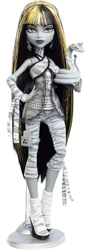 Monster High Reel Drama Puppe, Cleo De Nile Schwarz-weiß-Reproduktion, Sammelfigur mit Postern in Puppengröße und Lebensgröße, Horrorfilm-Design, mit Haustier, JDR65 Monster High Reel Drama Puppe, Cleo De Nile Schwarz-weiß-Reproduktion, Sammelfigur mit Postern in Puppengröße und Lebensgröße, Horrorfilm-Design, mit Haustier, JDR65 von Monster High