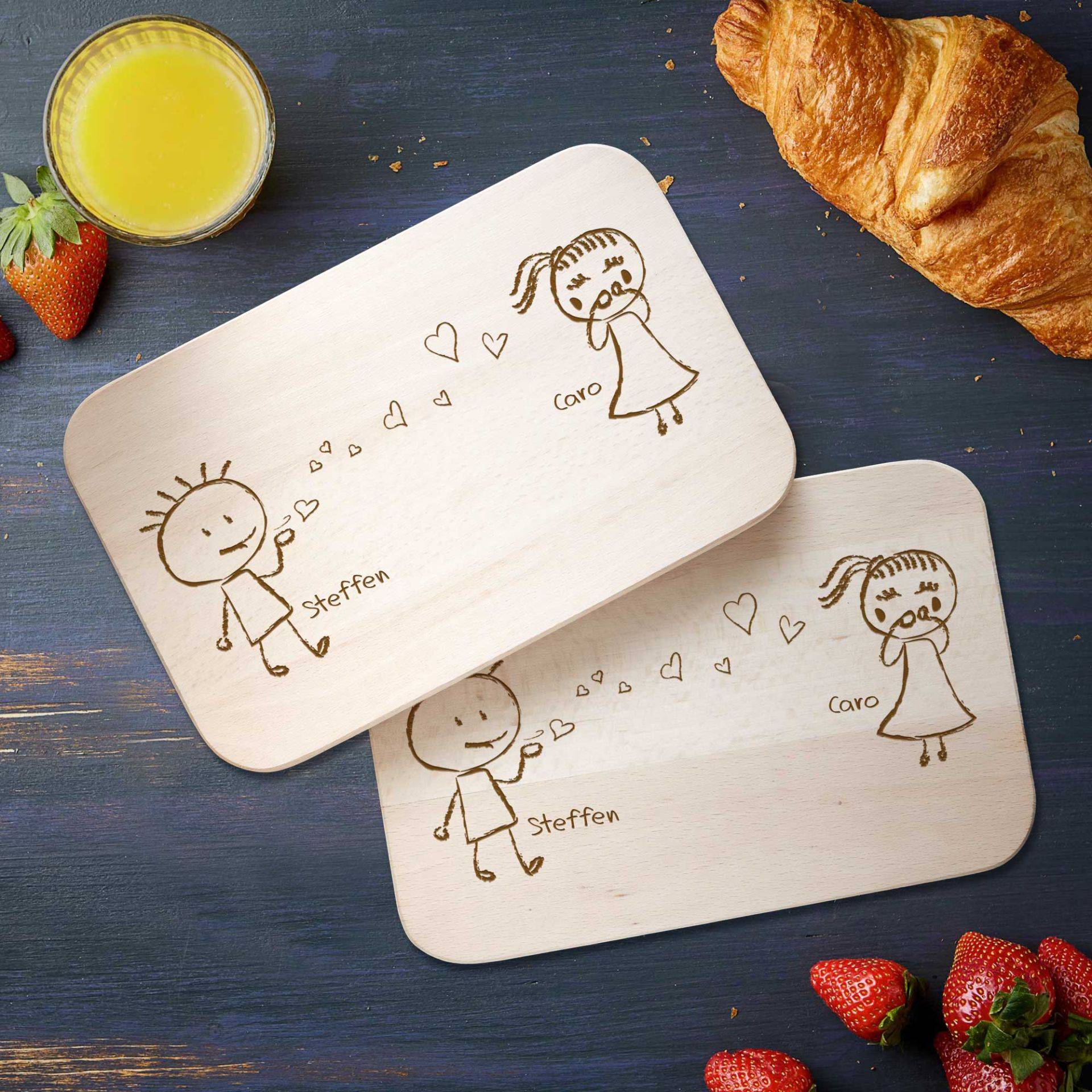 2er Set Frühstücksbrettchen mit Gravur - Liebespaar 2er Set Frühstücksbrettchen mit Gravur - Liebespaar von Monsterzeug