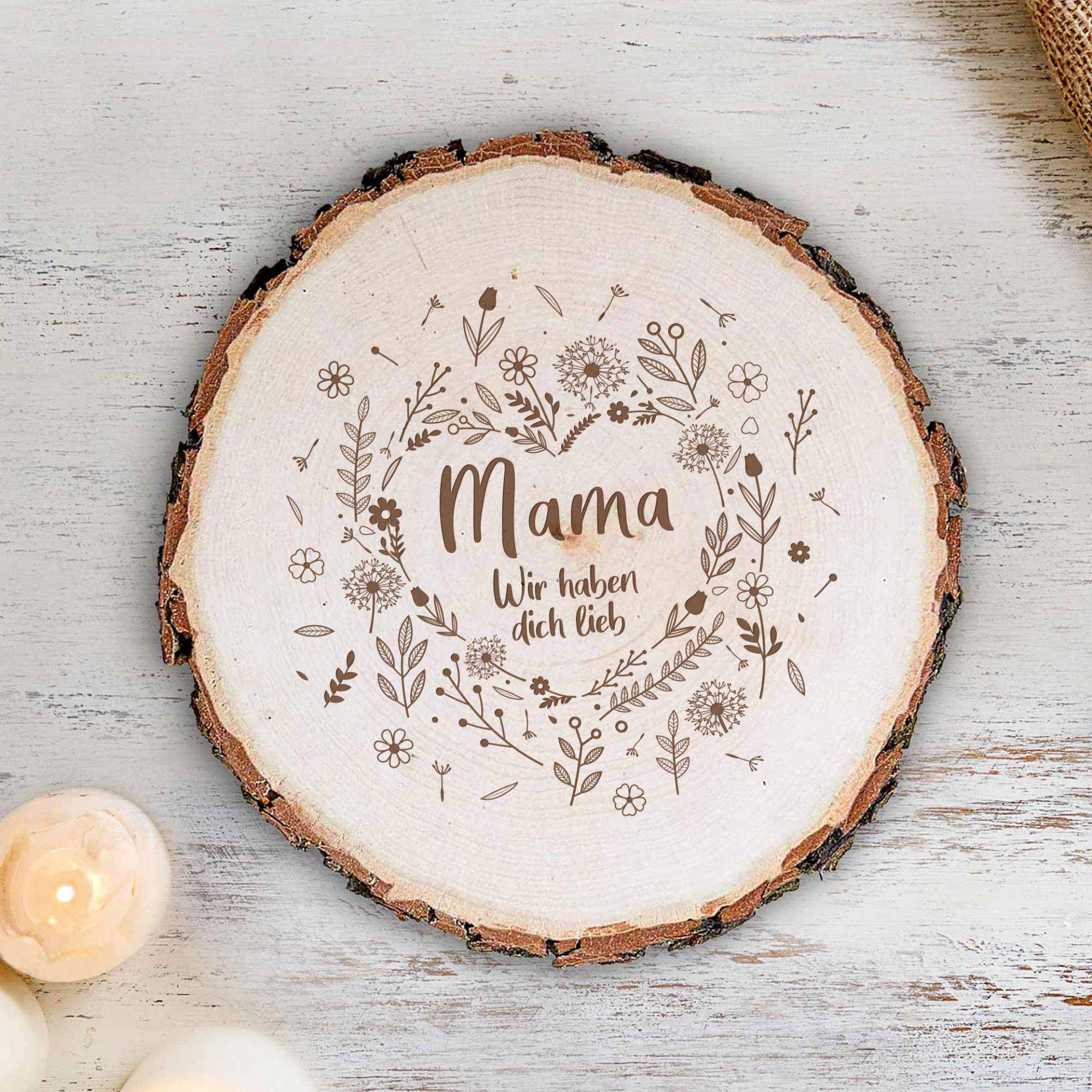 Baumscheibe mit Gravur - Blumenherz Mama Baumscheibe mit Gravur - Blumenherz Mama von Monsterzeug