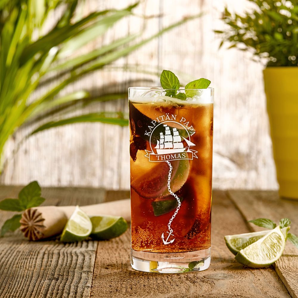 Cocktailglas mit Gravur für Papa - Segelschiff Cocktailglas mit Gravur für Papa - Segelschiff von Monsterzeug