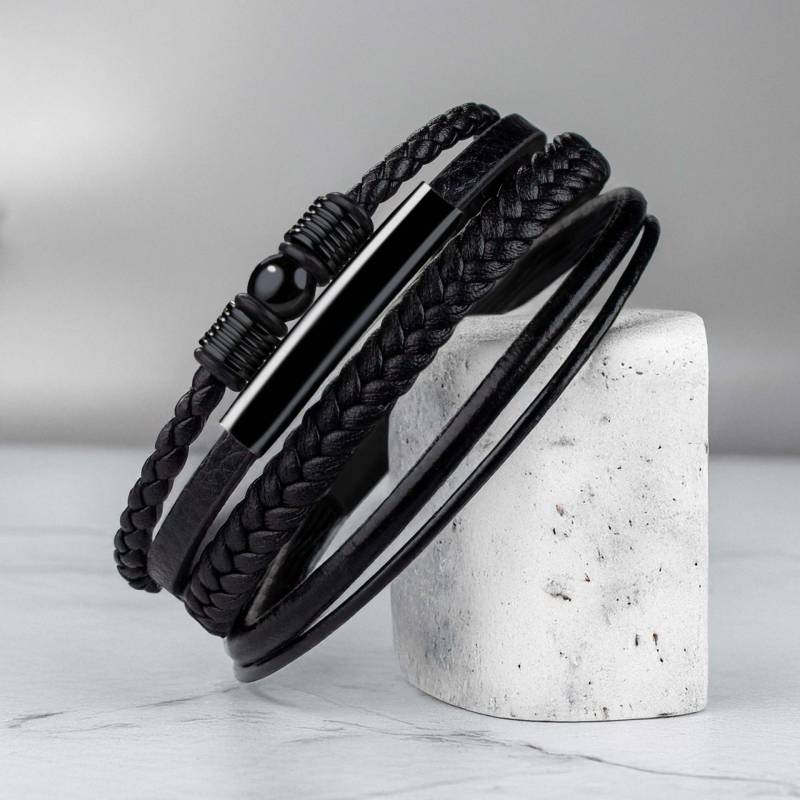 Geflochtenes Lederarmband mit Beads Schwarz - Herren Armband Geflochtenes Lederarmband mit Beads Schwarz - Herren Armband von Monsterzeug