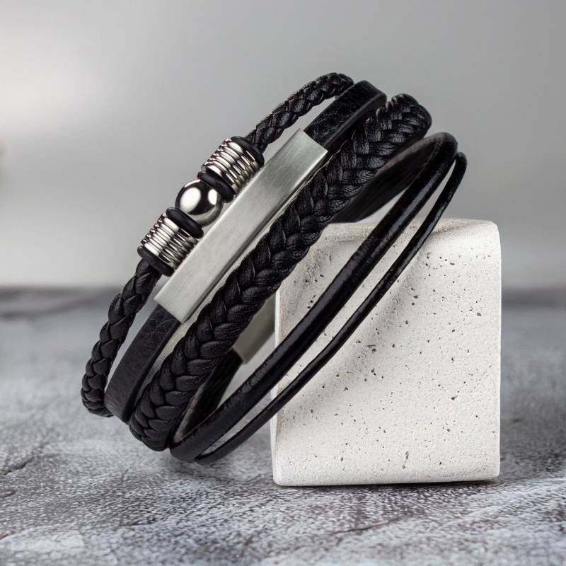 Geflochtenes Lederarmband mit Beads Silber - Herren Armband Geflochtenes Lederarmband mit Beads Silber - Herren Armband von Monsterzeug