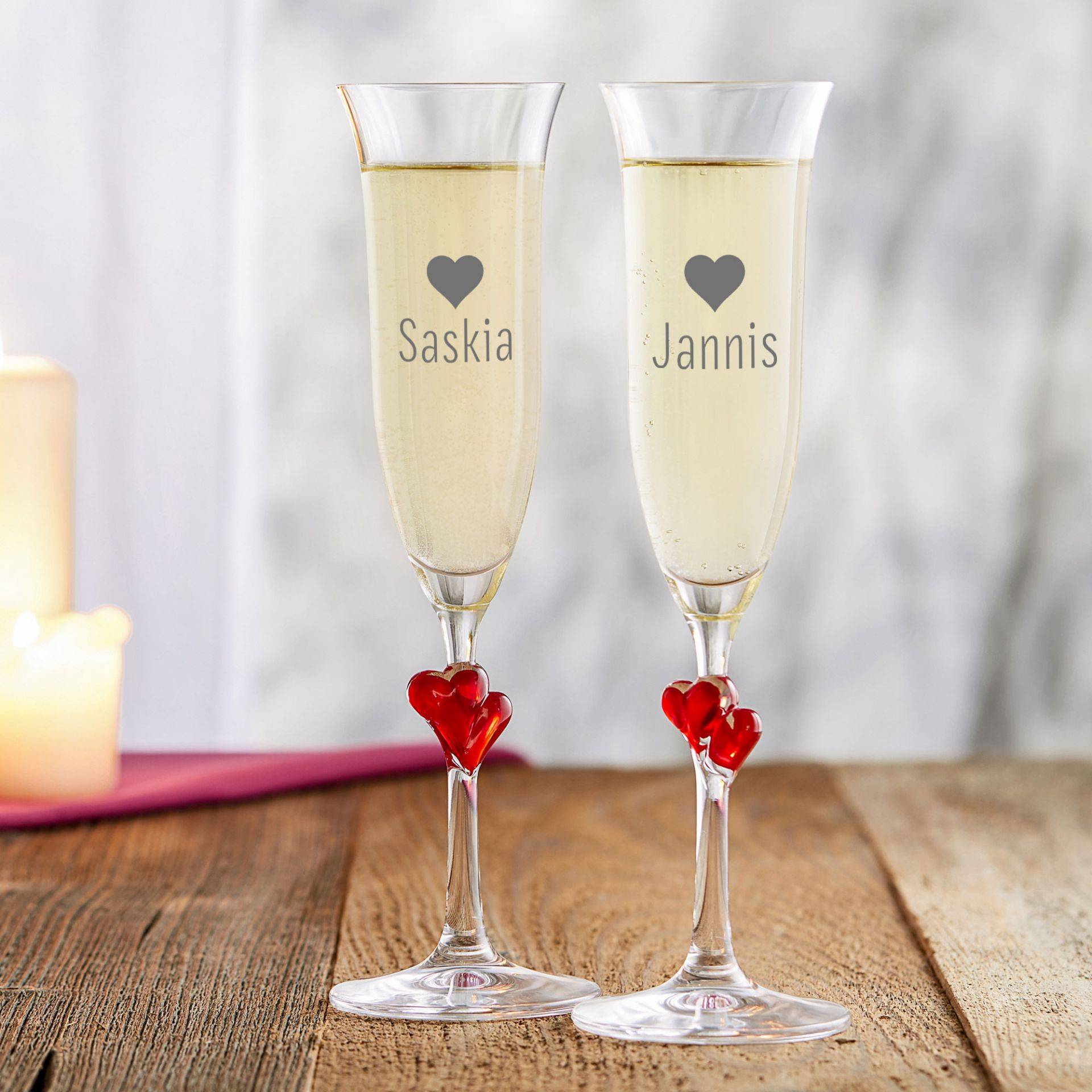 Herzen Sektgläser mit Namensgravur - Herzchen von Monsterzeug