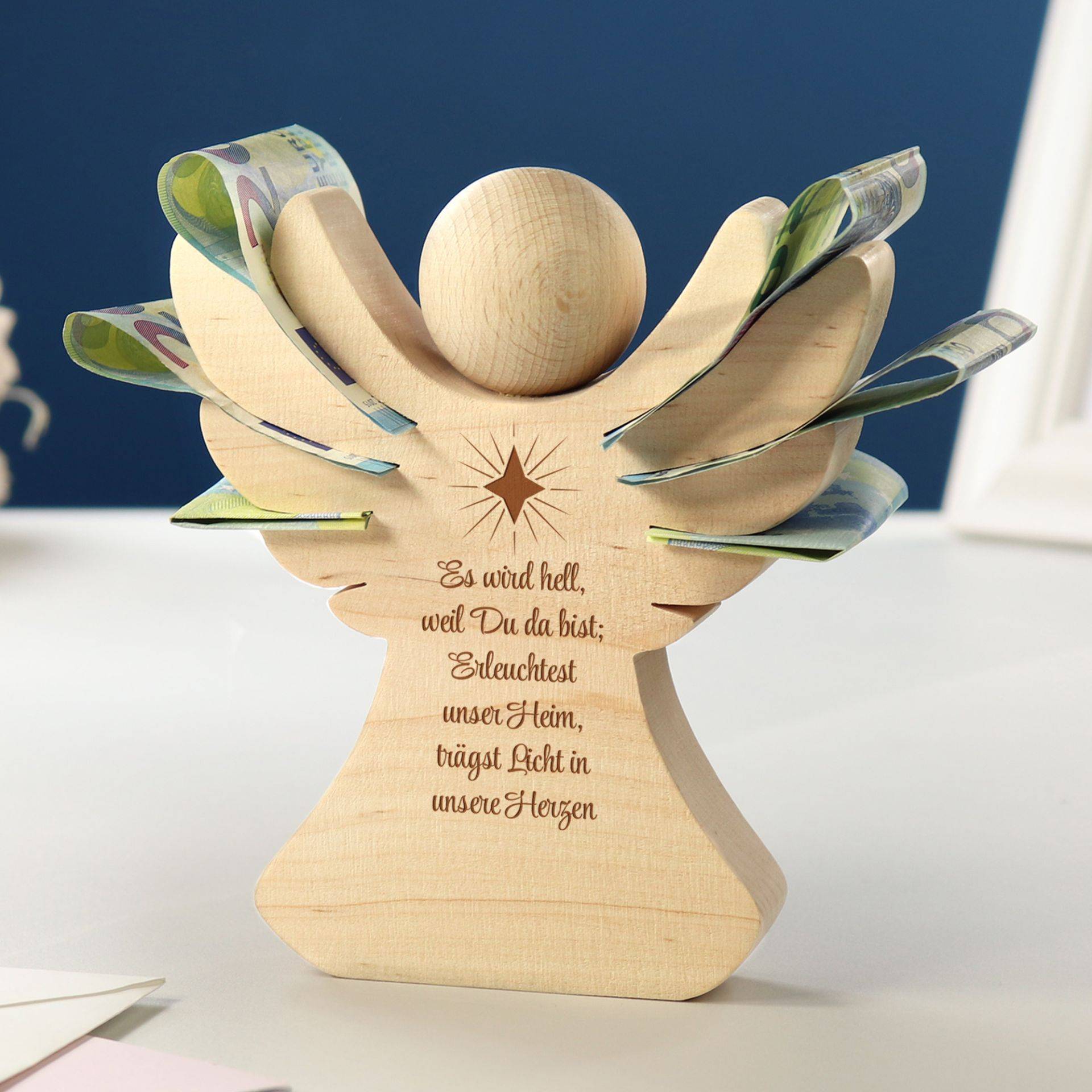 Holzengel mit Gravur - Taufe von Monsterzeug