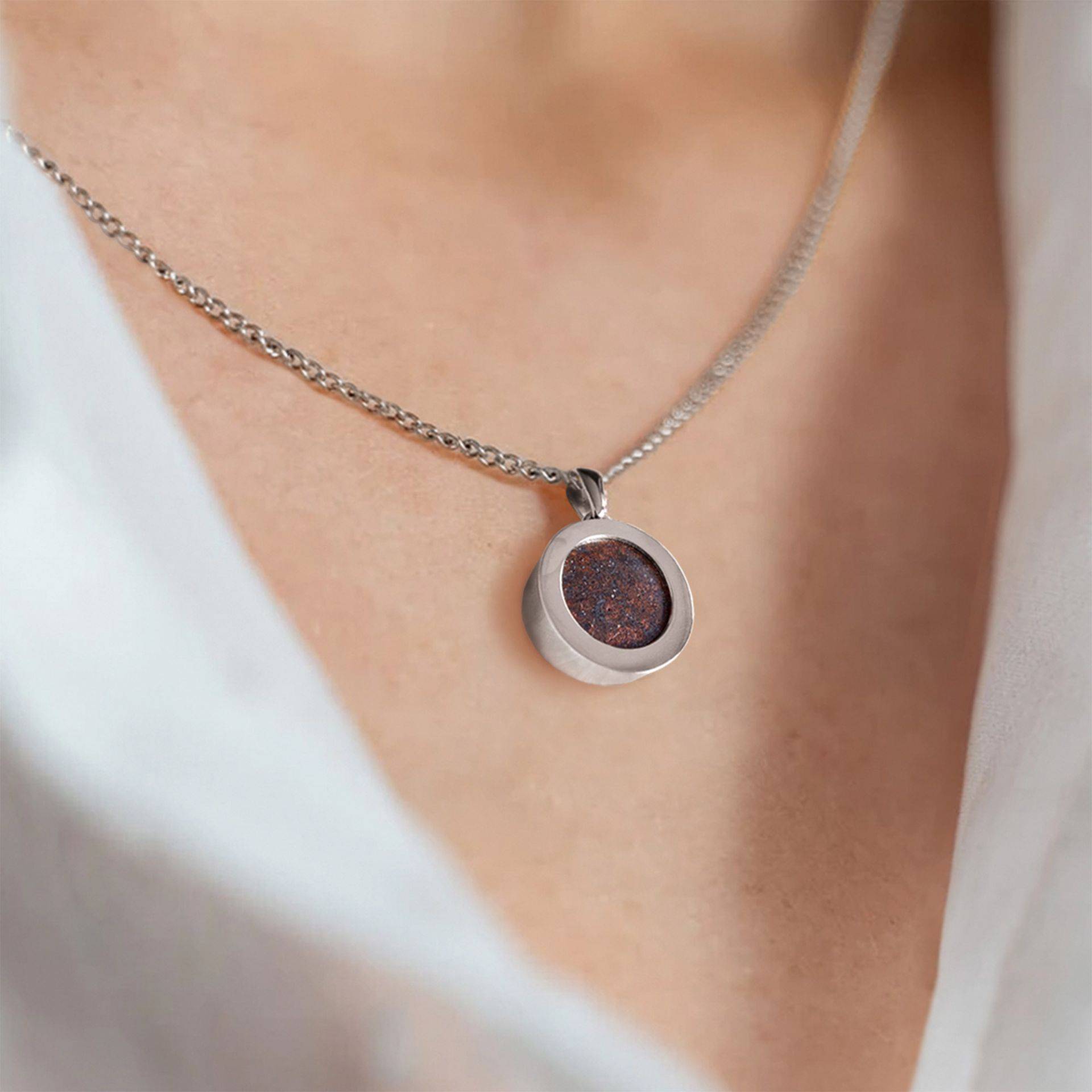 Meteorit Anhänger - Echter Sternenschmuck Meteorit Anhänger - Echter Sternenschmuck von Monsterzeug
