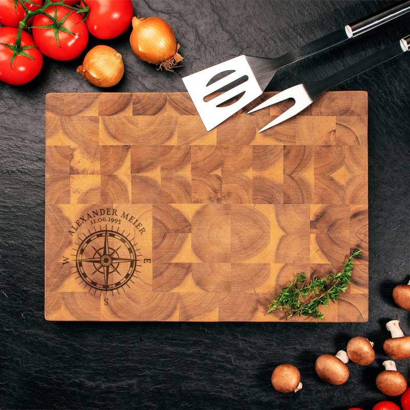 Premium Stirnholz Schneideblock Akazie mit Kompass Gravur von Monsterzeug