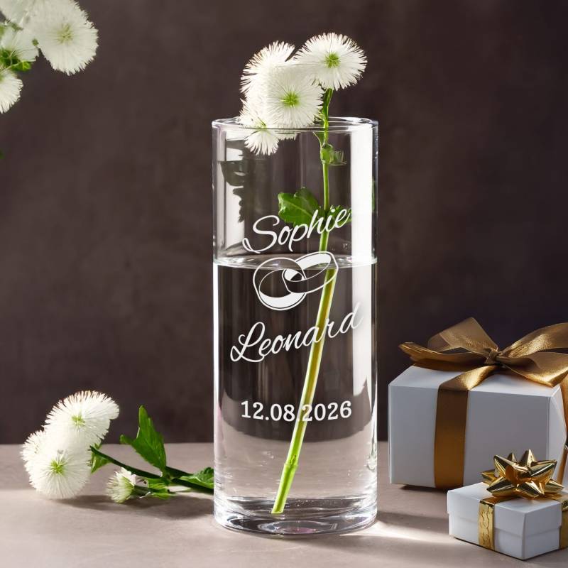 Runde Vase zur Hochzeit - Ringe Gravur von Monsterzeug