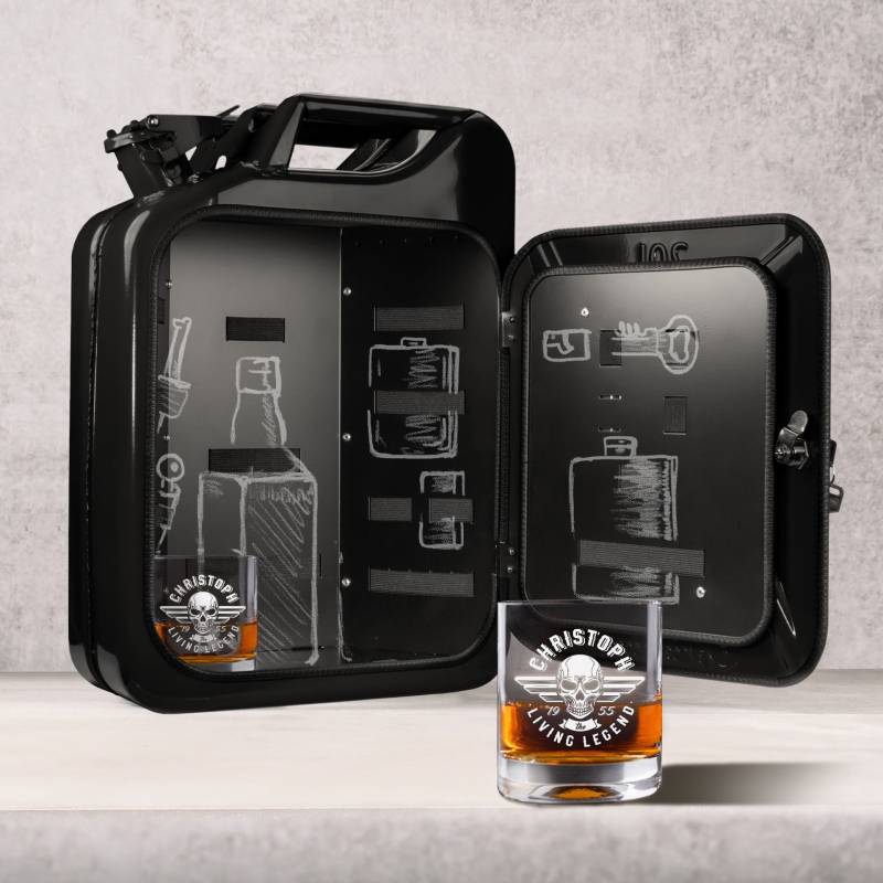 Schwarze Kanisterbar mit 2 Whiskygläsern mit Gravur - Totenkopf von Monsterzeug