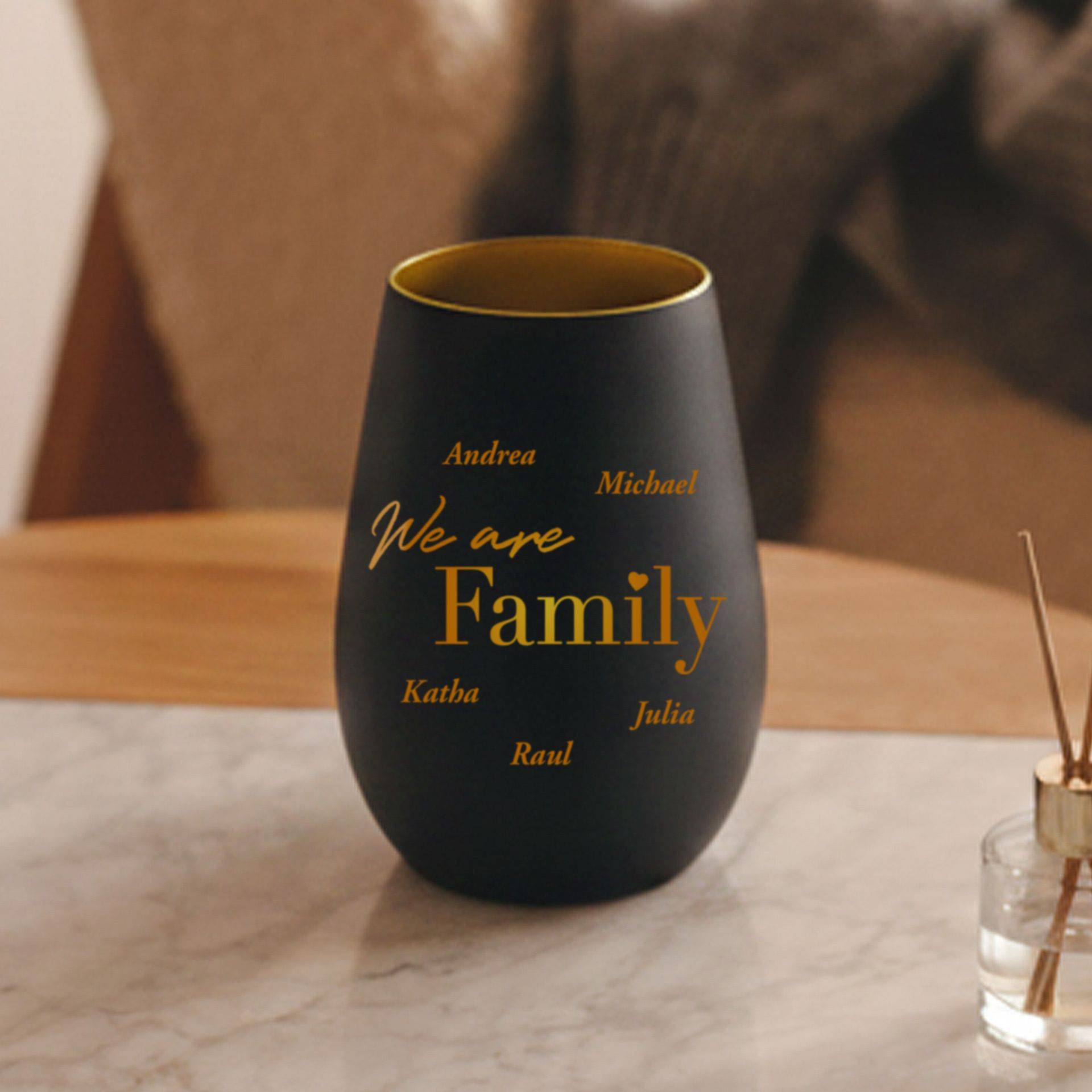 Schwarzes Windlicht mit Gravur - Family von Monsterzeug