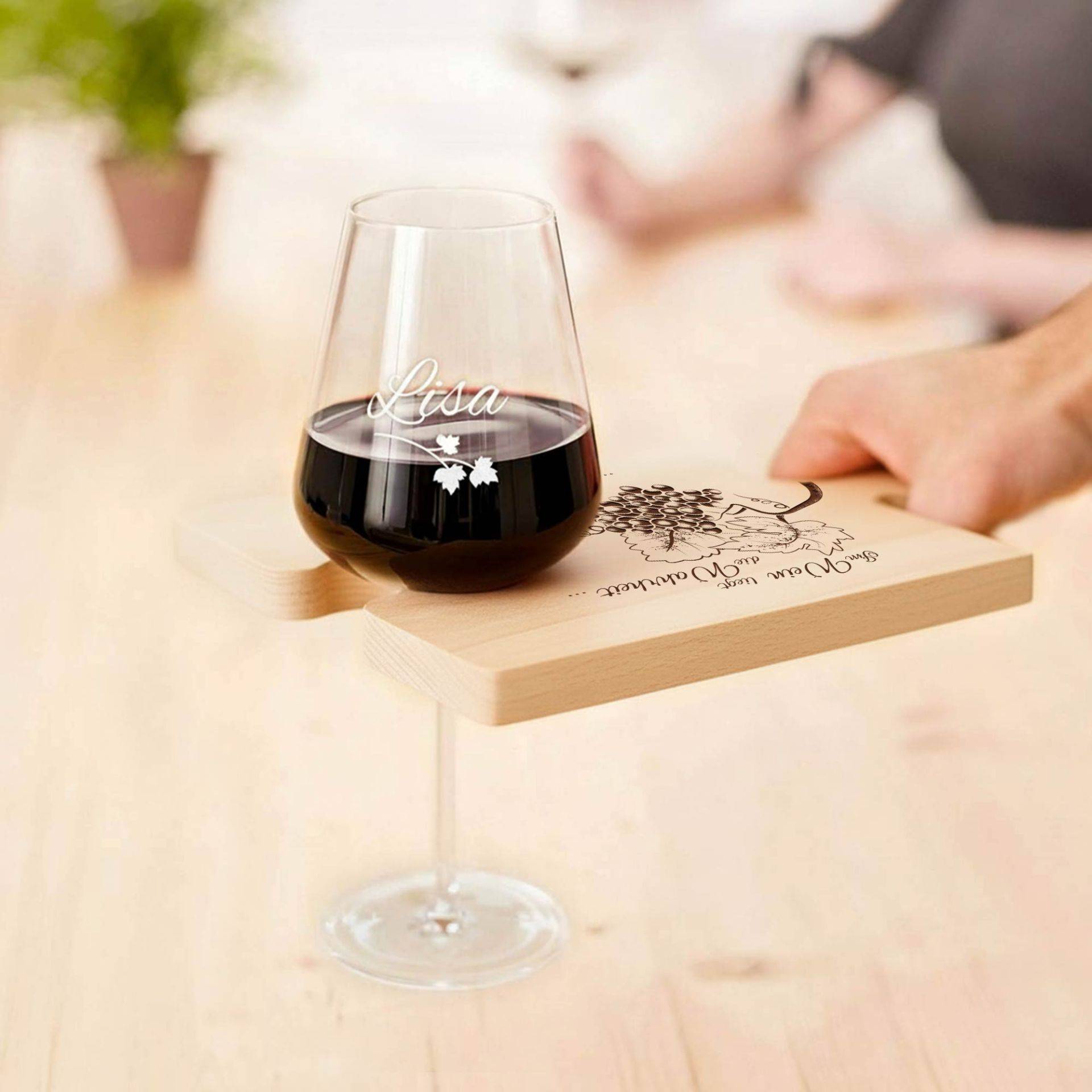 Weinhäppchen - Glas und Puzzle Brettchen personalisiert Weinhäppchen - Glas und Puzzle Brettchen personalisiert von Monsterzeug