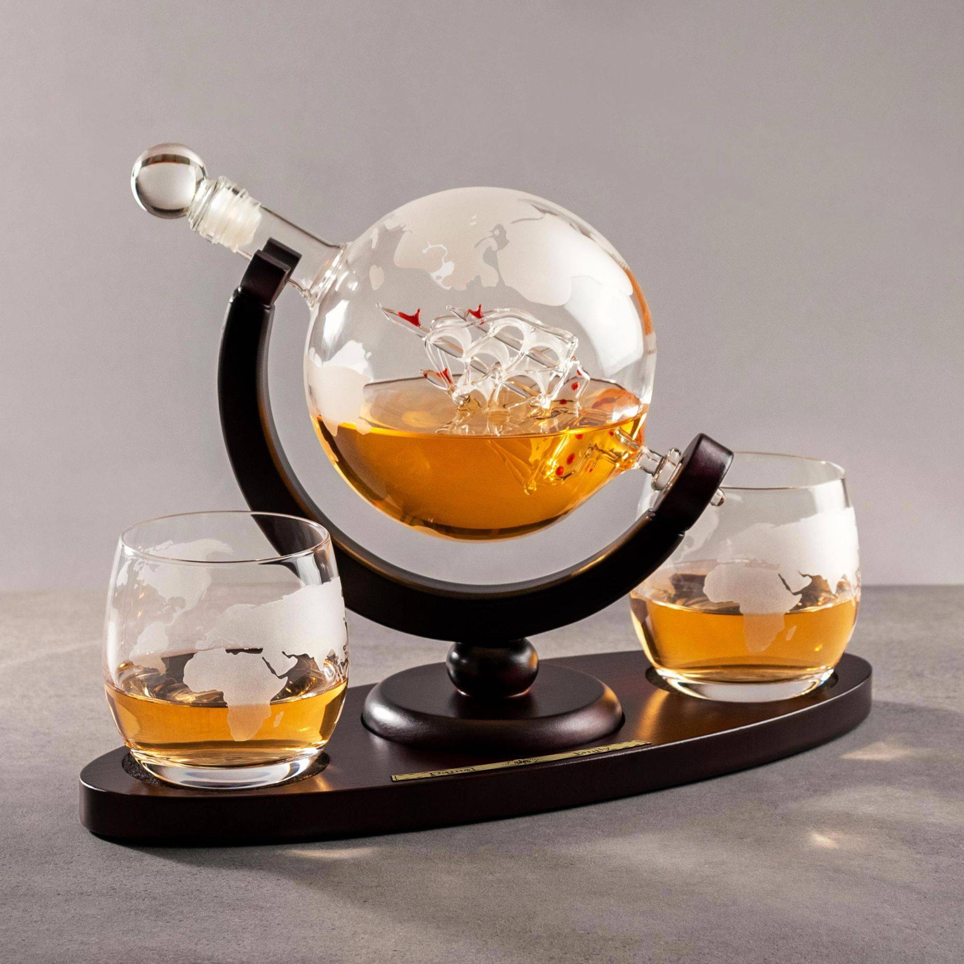 Whisky Set mit Globus Karaffe mit Gravur und 2 Gläsern - Segelschiff von Monsterzeug