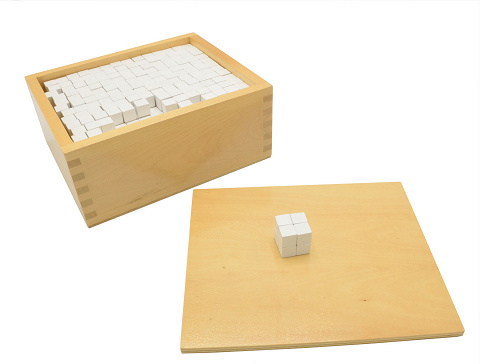 Kasten mit 1.000 Kuben zum Rosa Turm, Montessori-Material zu Volumenvergleichen von Montessori-Shop