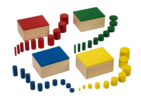 Knopflose farbige Zylinder zum Erfassen von Größenunterschieden von Montessori-Shop