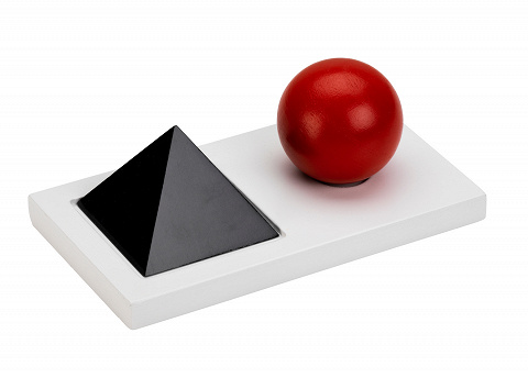 Pyramide & Kugel, Nomen & Verb, 3D Wortartensymbole nach Montessori Pyramide & Kugel, Nomen & Verb, 3D Wortartensymbole nach Montessori von Montessori-Shop