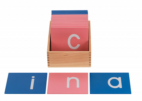 Sandpapierbuchstaben, a - z, blau rosa, Montessori-Material um Kleinbuchstaben zu lernen von Montessori-Shop