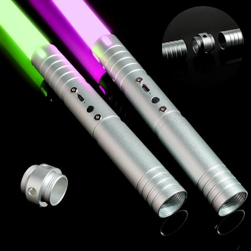 Lichtschwert, Upgraded RGB 15 Farben und 4 Kampf Sound Modi, Wiederaufladbare Lichtschwert Spielzeug mit robustem Metallgriff, Geeignet für Kinder und Erwachsene Dress Up für Pretend Play（2 Stück） von MozkeTo19