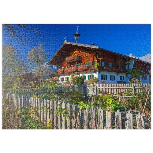 Bauernhaus gegen Kaisergebirge (2344m), Reith bei Kitzbühel, Österreich - Premium 500 Teile Puzzle - MyPuzzle Sonderkollektion von Puzzle Galaxy von MyPuzzle.com
