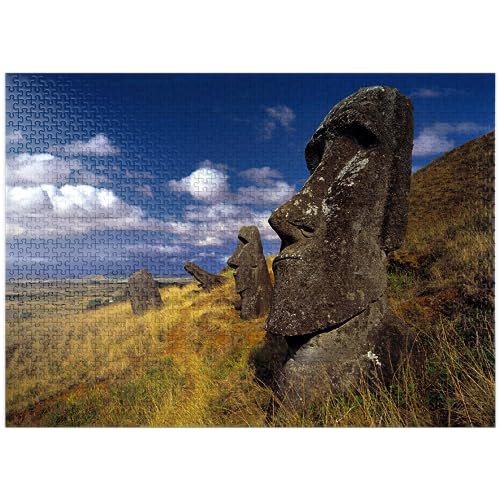 Moai Figuren im Krater Rano Raraku, Osterinsel, Chile - Premium 1000 Teile Puzzle für Erwachsene von MyPuzzle.com