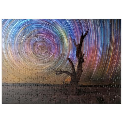 MyPuzzle Bunte Sternspuren über einem Kahlen Baum – Spirale am Nachthimmel - Premium 200 Teile Puzzle - MyPuzzle Sonderkollektion von Puzzle Galaxy von MyPuzzle.com