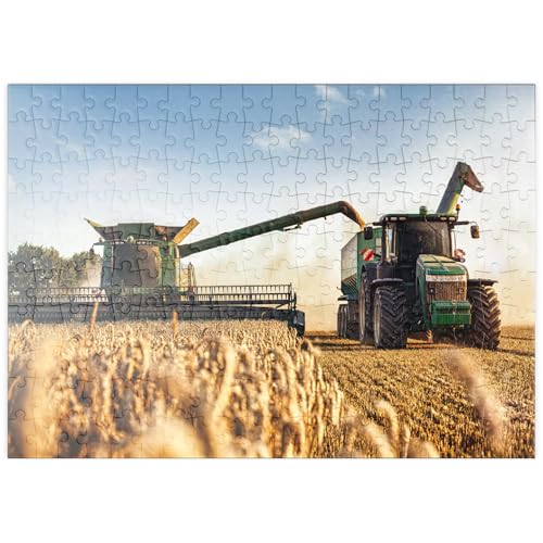 MyPuzzle Mähdrescher und Zugmaschine auf dem Weizenfeld - Premium 200 Teile Puzzle - MyPuzzle Sonderkollektion von Puzzle Galaxy von MyPuzzle.com