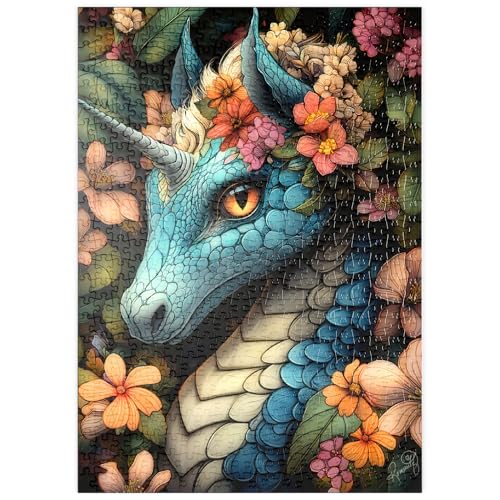 MyPuzzle Majestätischer Blauer Drache mit Blumenkrone in einem Fantasiewald - Premium 500 Teile Puzzle - MyPuzzle Sonderkollektion von Puzzle Galaxy MyPuzzle Majestätischer Blauer Drache mit Blumenkrone in einem Fantasiewald - Premium 500 Teile Puzzle - MyPuzzle Sonderkollektion von Puzzle Galaxy von MyPuzzle.com