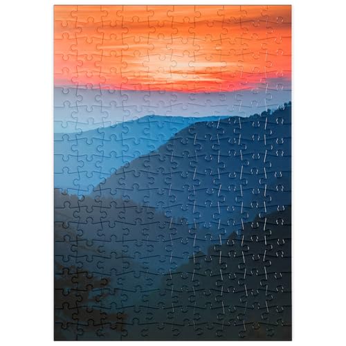 MyPuzzle Sonnenuntergang über Geschichteten Gebirgsketten - Premium 200 Teile Puzzle - MyPuzzle Sonderkollektion von Puzzle Galaxy MyPuzzle Sonnenuntergang über Geschichteten Gebirgsketten - Premium 200 Teile Puzzle - MyPuzzle Sonderkollektion von Puzzle Galaxy von MyPuzzle.com