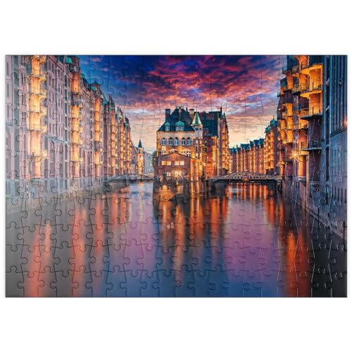 Speicherstadt Hamburg bei Dämmerung - Premium 200 Teile Puzzle - MyPuzzle Sonderkollektion von Puzzle Galaxy von MyPuzzle.com