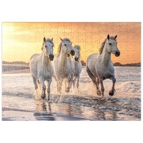 MyPuzzle Weiße Camargue Pferde galoppieren am Strand, Frankreich - Premium 200 Teile Puzzle - MyPuzzle Sonderkollektion von Puzzle Galaxy MyPuzzle Weiße Camargue Pferde galoppieren am Strand, Frankreich - Premium 200 Teile Puzzle - MyPuzzle Sonderkollektion von Puzzle Galaxy von MyPuzzle.com