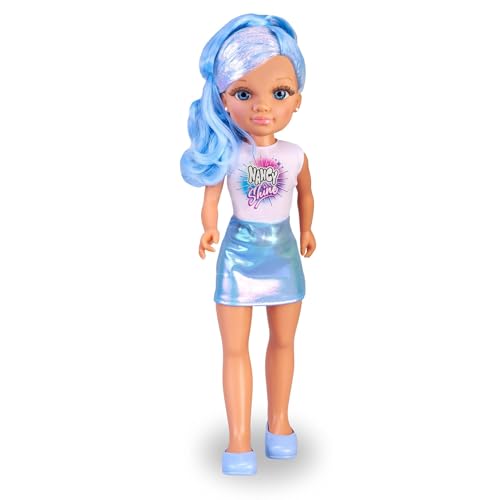 Nancy Shine – Blaue Puppe mit Langen Haaren mit metallischen Strähnen in Blau, Metallic-Kleid und weißem Oberteil und passenden blauen Schuhen, 3 Jahre, Famosa (NAC70110) von NANCY