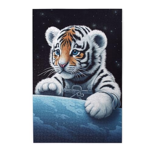 Puzzle für Erwachsene, 1000 Teile, herausforderndes Puzzle für Spielabende, kleiner Tiger im Weltraum, personalisiertes Holzpuzzle für Familie, fertige Größe, 19,7 x 29,5 cm Puzzle für Erwachsene, 1000 Teile, herausforderndes Puzzle für Spielabende, kleiner Tiger im Weltraum, personalisiertes Holzpuzzle für Familie, fertige Größe, 19,7 x 29,5 cm von NBCCDVSH