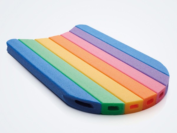 Schwimmbrett Kickboard Schwimmhilfe Comfy Kick in Regenbogenfarben Schwimmbrett Kickboard Schwimmhilfe Comfy Kick in Regenbogenfarben von NMC (Hersteller von synthetischer Schaumstoffe)