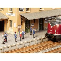 NOCH 12900 TT Auf dem Bahnsteig NOCH 12900 TT Auf dem Bahnsteig von NOCH