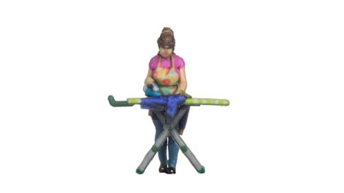 NOCH H0 Figur Frau bügelt, ideal für Modellbahn Szenen, H0 Größe, perfekt für Detailgestaltung NOCH H0 Figur Frau bügelt, ideal für Modellbahn Szenen, H0 Größe, perfekt für Detailgestaltung von NOCH