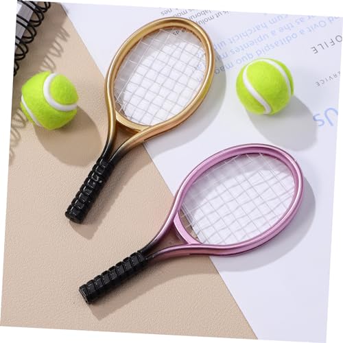 NOLITOY 2 Sätze Miniatur Tennis Schläger mit Bällen Teilig Miniaturspielzeug für Puppenhaus Dekoration und Foto Requisiten Zufällige Farben für Sammler Zufällige Farbe NOLITOY 2 Sätze Miniatur Tennis Schläger mit Bällen Teilig Miniaturspielzeug für Puppenhaus Dekoration und Foto Requisiten Zufällige Farben für Sammler Zufällige Farbe von NOLITOY