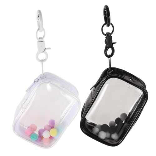 NOLITOY 2 Stück Transparente Mini Puppen Tasche mit Schlüsselanhänger und Pompom Staubdichte PVC Aufbewahrungstasche zum Schutz und Präsentieren von Figuren und Sammlerstücken von NOLITOY