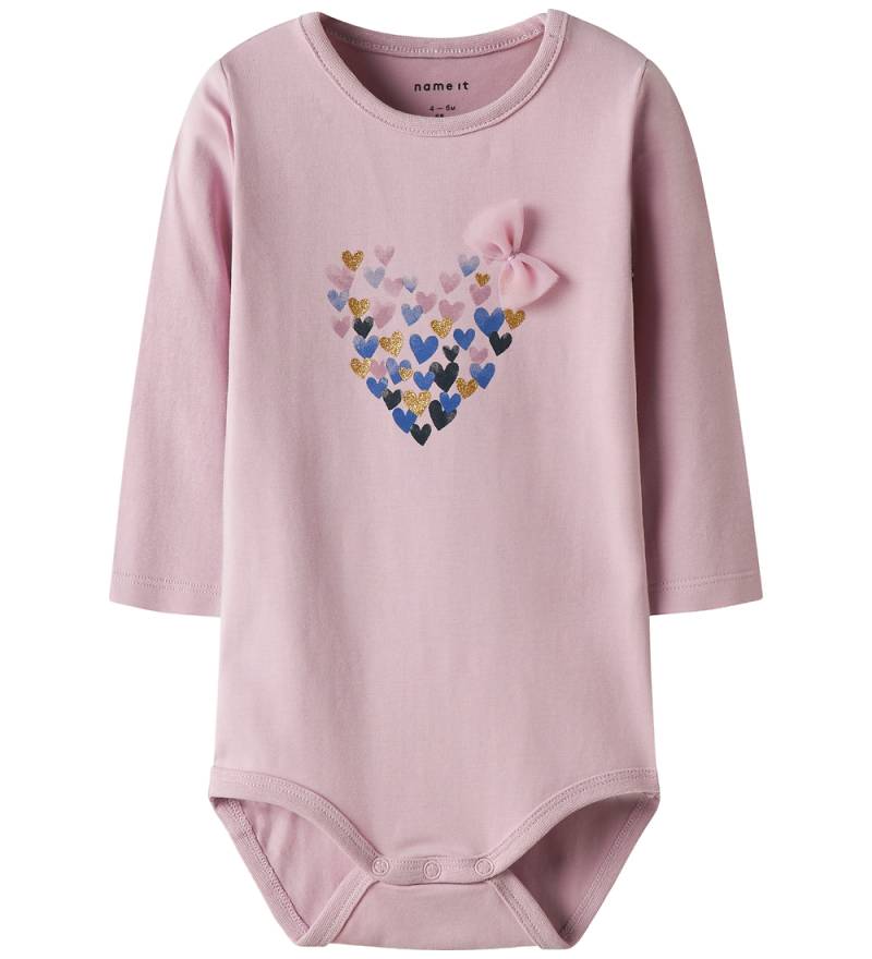 Name It Body l/ä - NbfNiva - Poliert Lilac m. Print - Name It - 50 - Body L/Ä Name It Body l/ä - NbfNiva - Poliert Lilac m. Print - Name It - 50 - Body L/Ä von Name It