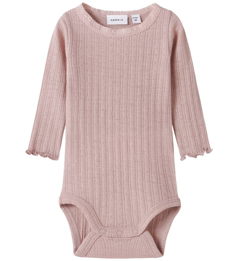 Name It Body l/ä - Wool/Seide - Rib - Lochmuster - NbfWossa - Vi - Name It - 68 - Body L/Ä Name It Body l/ä - Wool/Seide - Rib - Lochmuster - NbfWossa - Vi - Name It - 68 - Body L/Ä von Name It