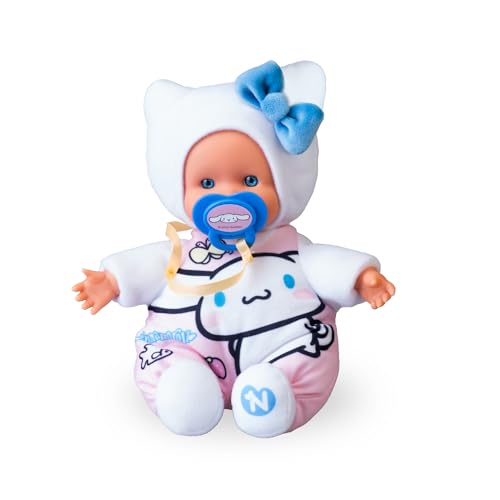 Nenuco Cute Cinnamaroll, Mini Baby Puppen von 15 cm, Weicher Körper und Kleid mit einem Design der Hello Kitty Charaktere, Personalisiertes Schnuller, Sammle die Modelle, Famosa (NFNC2400) von Nenuco