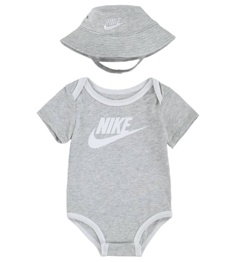 Nike Body - Sommerhut/Body k/ä - Grey Heather - Nike - 6-12 mt - Body K/Ä Nike Body - Sommerhut/Body k/ä - Grey Heather - Nike - 6-12 mt - Body K/Ä von Nike