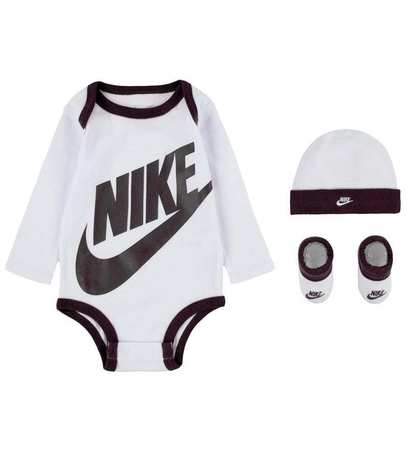 Nike Geschenkbox - Krabbelschuhe/Mütze/Body l/ä - Futura - Weiß - Nike - 0-6 mt - Body L/Ä Nike Geschenkbox - Krabbelschuhe/Mütze/Body l/ä - Futura - Weiß - Nike - 0-6 mt - Body L/Ä von Nike