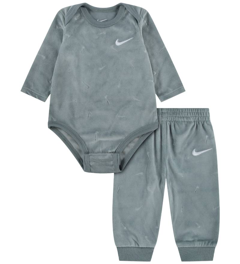 Nike Set - Body/Hosen - Glimmer Green - Nike - 18 mt - Body L/Ä Nike Set - Body/Hosen - Glimmer Green - Nike - 18 mt - Body L/Ä von Nike