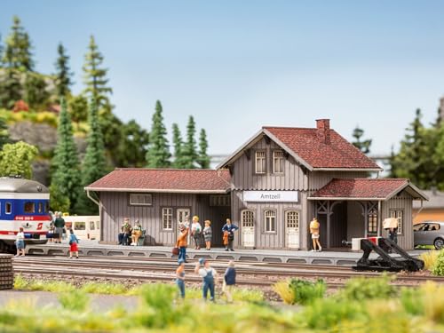 NOCH Haltepunkt „Amtzell“, detailgetreuer Bahnhofsbausatz für Modellbahn H0, inklusive Gepäck- und Güterschuppen von NOCH