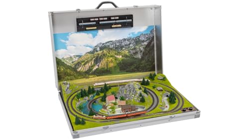 NOCH Fertiggelände „Bozen“ – Spur Z Modelleisenbahn im Alu-Koffer – Komplett ausgestaltetes Gelände mit Laser-Cut Gebäuden, Zwei Stromkreisen & Beleuchtung, 80 x 55 cm NOCH Fertiggelände „Bozen“ – Spur Z Modelleisenbahn im Alu-Koffer – Komplett ausgestaltetes Gelände mit Laser-Cut Gebäuden, Zwei Stromkreisen & Beleuchtung, 80 x 55 cm von NOCH